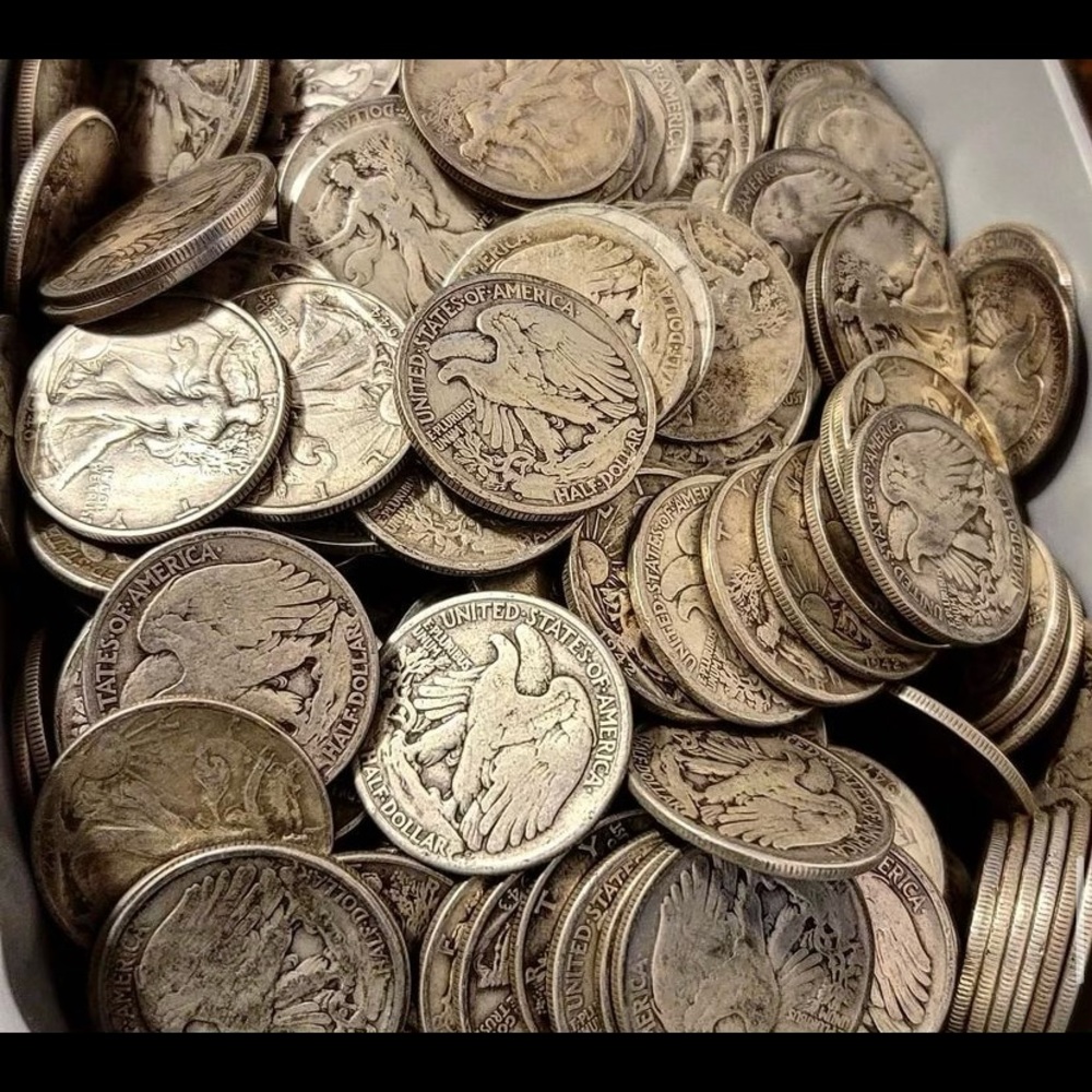 (1) Walking Liberty Half Dollar 90% Silver Constitutional Currency 1916-1947